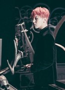 G-DRAGON - выставка PEACEMINUSONE
