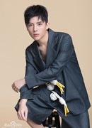 У Цзюнь Юй (June Wu: Wu Jun Yu)