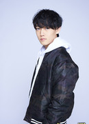 Хаяси Карасу (Hayashi Karasu: 林カラス)