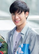 Сингто Прачая Руангрой (Singto Prachaya Ruangroj: สิงโต ปราชญา เรืองโรจน์)