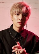 Пон Тханапон Йемкамчай (Pon Thanapon Aiemkumchai: ภณ ธนภณ เอี่ยมกำชัย)