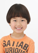 Ёкояма Аюму (Yokoyama Ayumu: 横山歩)