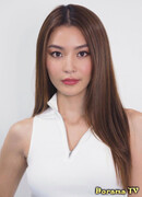 Крапук  Плойнира Хирантависин (Kapook Ploynira Hiruntaveesin: กระปุก พลอยนิรา หิรัญทวีศิลป์)