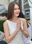 Эми Тасон Клинниам (Emi Thasorn Klinnium: เอมี่ ทสร กลิ่นเนียม)