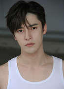 Лян Сюэ Фэн (Liang Xue Feng: 梁雪峰)