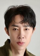 Ли Цзэ Юй (Li Ze Yu (1989): 李泽宇)