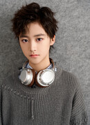 Чжоу И Гэ (Zhou Yi Ge: 周弋格)