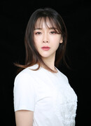 Мэй Ли Эр (Mei Li Er: 梅俪儿)