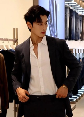 Актер Ли Лэй 17.10.25