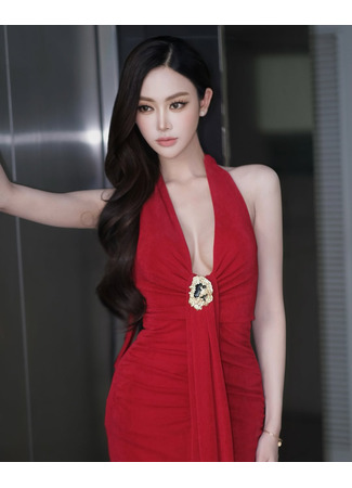 Актер Джинни Напапхат Рунрот 18.11.25